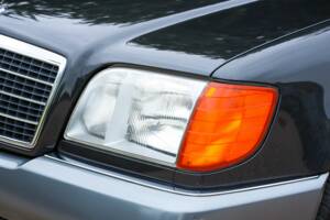 Bild 23/50 von Mercedes-Benz 400 SE (1991)