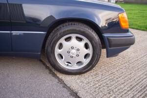 Bild 26/30 von Mercedes-Benz 300 CE (1992)