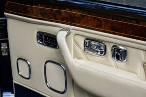 Bild 45/50 von Rolls-Royce Corniche V (2001)