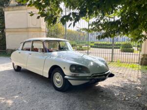 Immagine 1/10 di Citroën DS 20 (1974)
