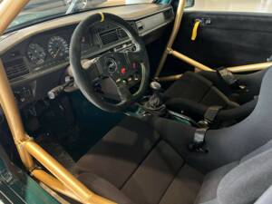 Image 17/27 of Mercedes-Benz 190 E 2.5-16 (1989)