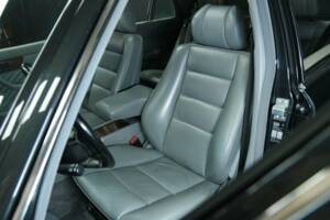 Image 11/30 of Mercedes-Benz 560 SEL (1989)