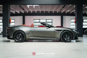 Image 5/25 of Aston Martin DBS Superleggera Volante (2020)