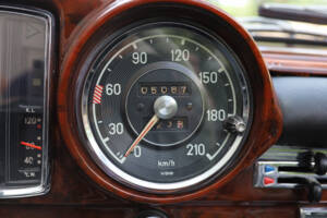Immagine 45/71 di Mercedes-Benz 220 SE b (1961)