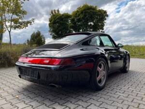 Image 5/19 of Porsche 911 Carrera 4 (1997)