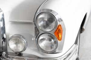 Bild 20/39 von Mercedes-Benz 280 SE 3,5 (1970)