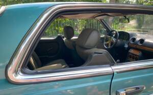 Image 22/66 of Mercedes-Benz 230 CE (1981)