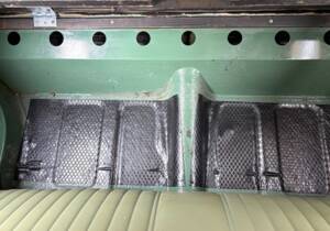 Image 21/24 of Morris Minor 1000 Traveller (1968)