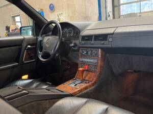 Imagen 23/46 de Mercedes-Benz 500 SL 6.0 AMG (1992)