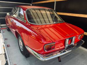 Afbeelding 21/53 van Alfa Romeo Giulia 1600 Sprint GT Veloce (1967)