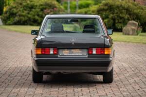 Bild 17/74 von Mercedes-Benz 190 E (1990)