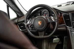 Image 13/31 of Porsche Panamera Turbo (2010)