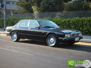 Bild 15/50 von Jaguar Sovereign 3.6 (1988)