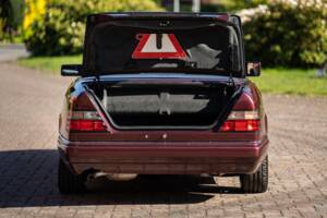 Bild 23/42 von Mercedes-Benz E 200 (1997)