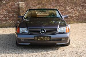 Image 19/50 of Mercedes-Benz 500 SL (1990)