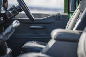 Immagine 35/50 di Land Rover Defender 110 (2005)