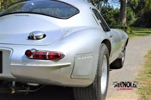 Image 13/31 de Jaguar E-Type (1968)