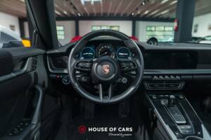 Image 16/25 of Porsche 911 Carrera (2023)