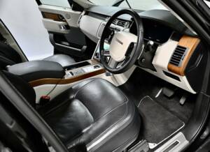 Bild 29/50 von Land Rover Range Rover Autobiography SDV8 (2018)