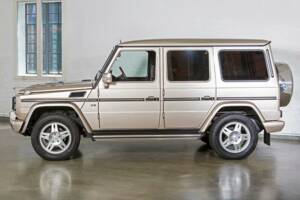 Image 2/20 of Mercedes-Benz G 500 (LWB) (2004)
