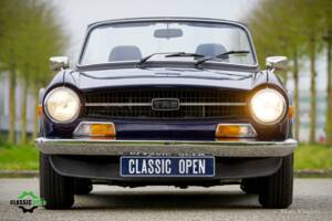 Image 2/42 of Triumph TR 6 PI (1972)