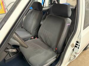 Image 8/16 of Peugeot 205 (1992)