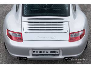 Bild 15/33 von Porsche 911 Carrera 4S (2007)