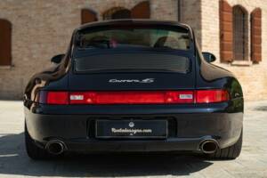 Immagine 9/50 di Porsche 911 Carrera 4S (1996)