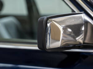 Immagine 27/40 di Mercedes-Benz 380 SE (1985)
