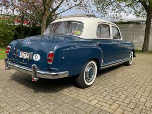 Immagine 5/39 di Mercedes-Benz 220 S (1957)