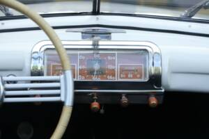 Image 18/50 of SIMCA 8 Sport (1950)