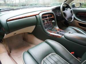 Afbeelding 11/19 van Aston Martin DB 7 (1998)