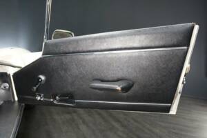 Image 26/49 de Jaguar Type E V12 (1974)