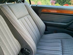 Bild 12/35 von Mercedes-Benz 230 CE (1992)