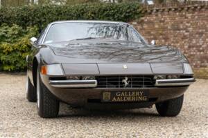 Image 22/50 de Ferrari 365 GTB/4 Daytona (1974)