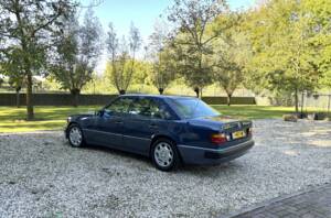 Bild 19/22 von Mercedes-Benz 500 E (1993)