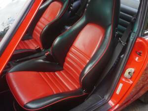 Image 13/17 de Porsche 911 Carrera 4 (1990)