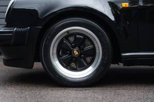 Image 8/67 of Porsche 911 Turbo 3.3 (1987)