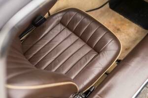Immagine 37/50 di Jaguar Type E V12 (1973)