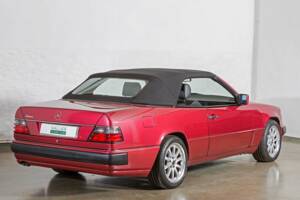 Bild 12/31 von Mercedes-Benz E 320 (1993)