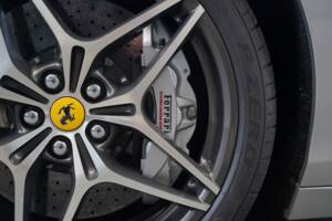 Bild 42/50 von Ferrari California T (2015)