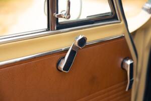 Image 14/18 of Alfa Romeo Giulia 1300 Super (1971)
