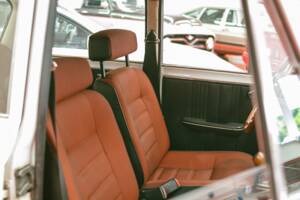 Bild 19/34 von Alfa Romeo Giulia Nuova Super 1600 (1979)