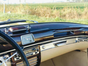 Image 27/49 of Mercedes-Benz 220 S Cabriolet (1958)