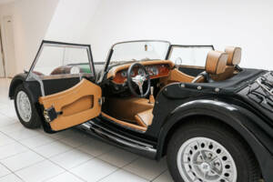 Image 4/18 of Morgan Plus 8 (2003)
