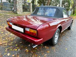 Image 7/35 of Peugeot 504 Convertible (1980)