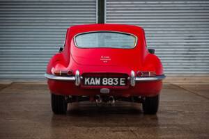 Image 7/46 of Jaguar E-Type (2+2) (1966)