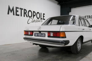 Image 8/27 of Mercedes-Benz 230 (1977)