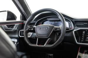 Image 13/40 of Audi RS6 Avant (2019)