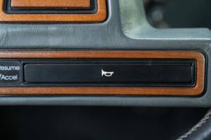 Immagine 42/50 di Cadillac Seville (1988)